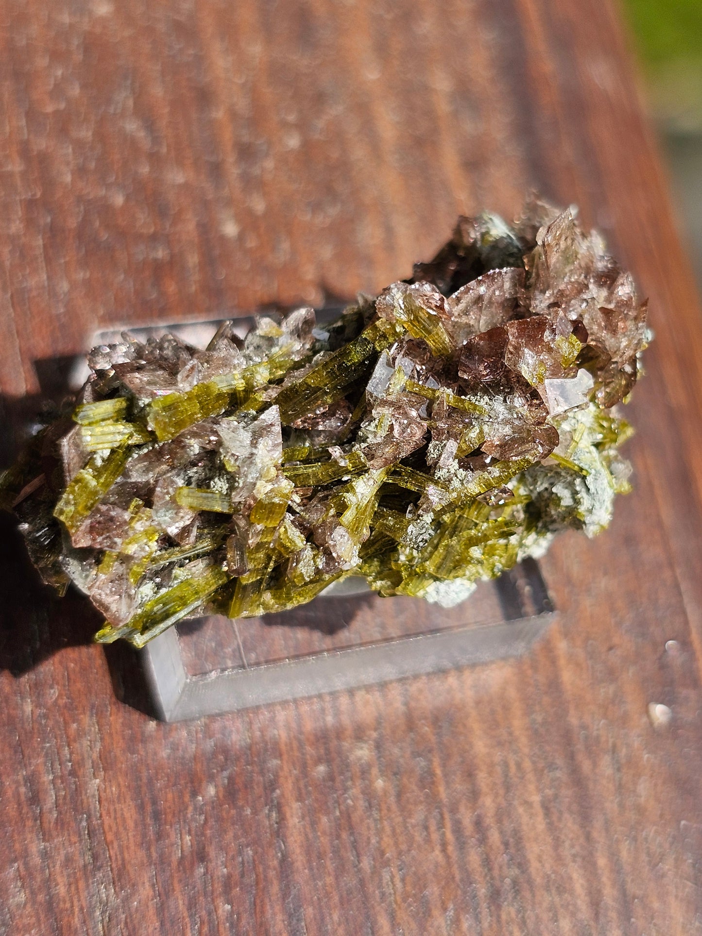 Axinite et Epidote du Pakistan n°3