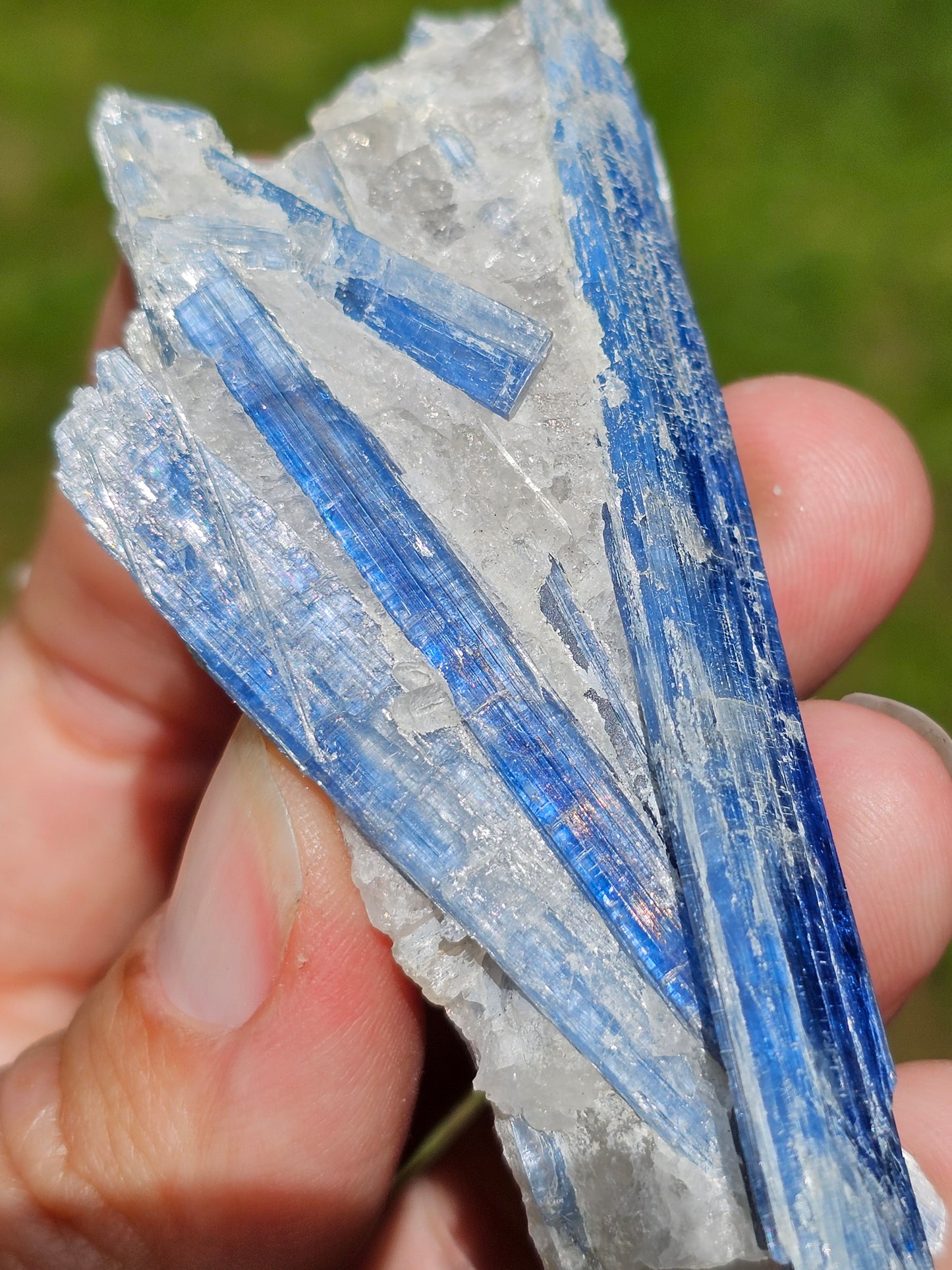 Cyanite bleue brute B
