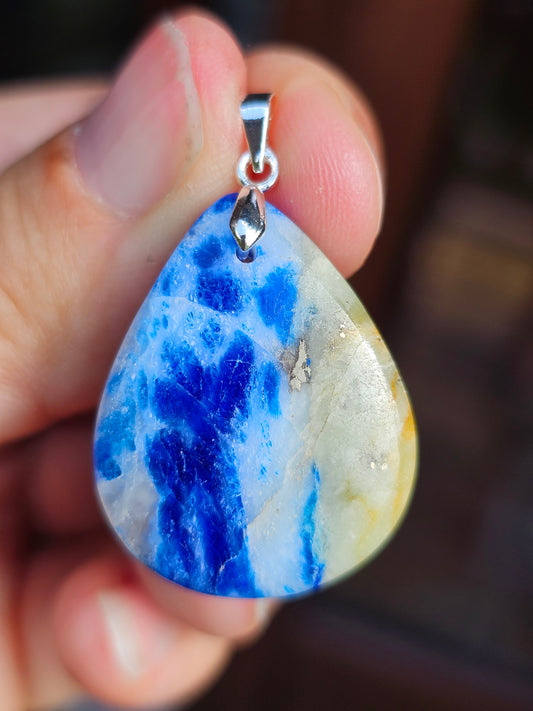 Pendentif Afghanite n°4 (réactif uv)