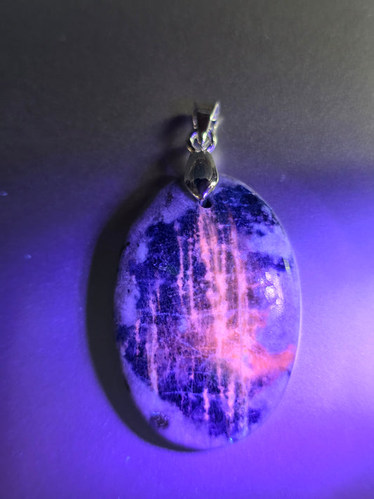 Pendentif Afghanite n°7 (réactif uv)