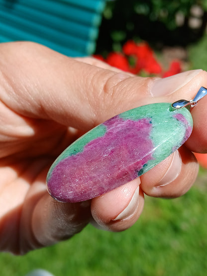 Pendentif Rubis Zoïsite n°4 (réactif UV)