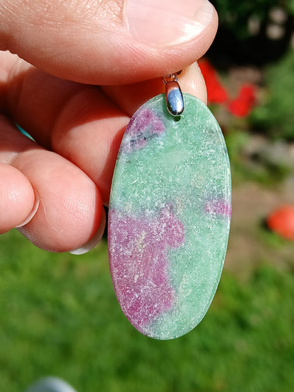 Pendentif Rubis Zoïsite n°4 (réactif UV)