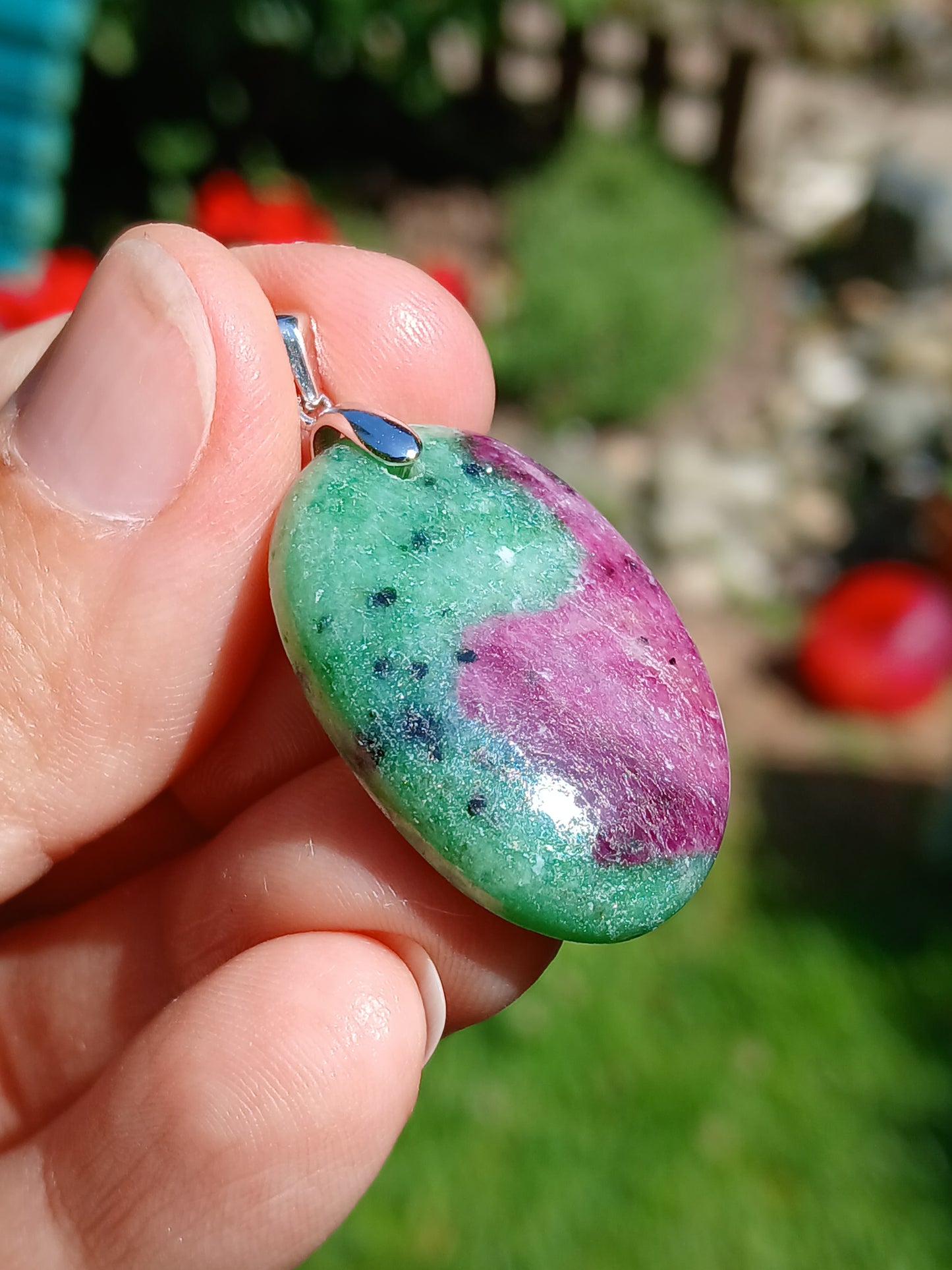 Pendentif Rubis Zoïsite n°9 (réactif UV)