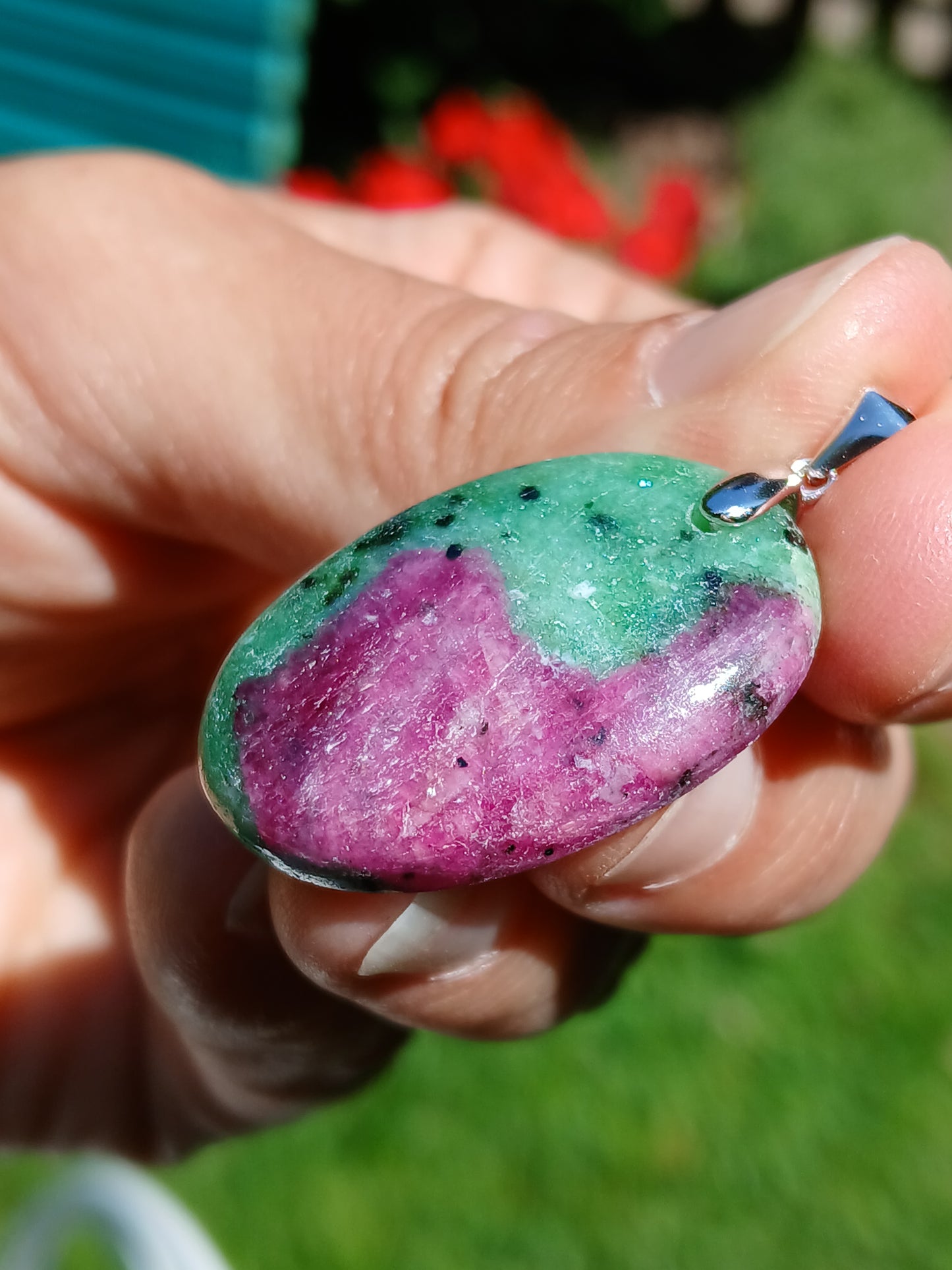 Pendentif Rubis Zoïsite n°9 (réactif UV)