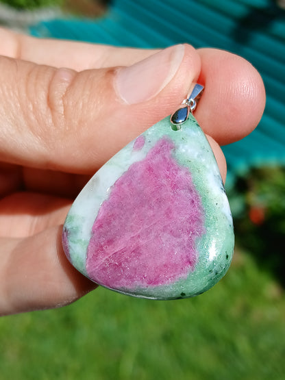 Pendentif Rubis Zoïsite n°6 (réactif UV)