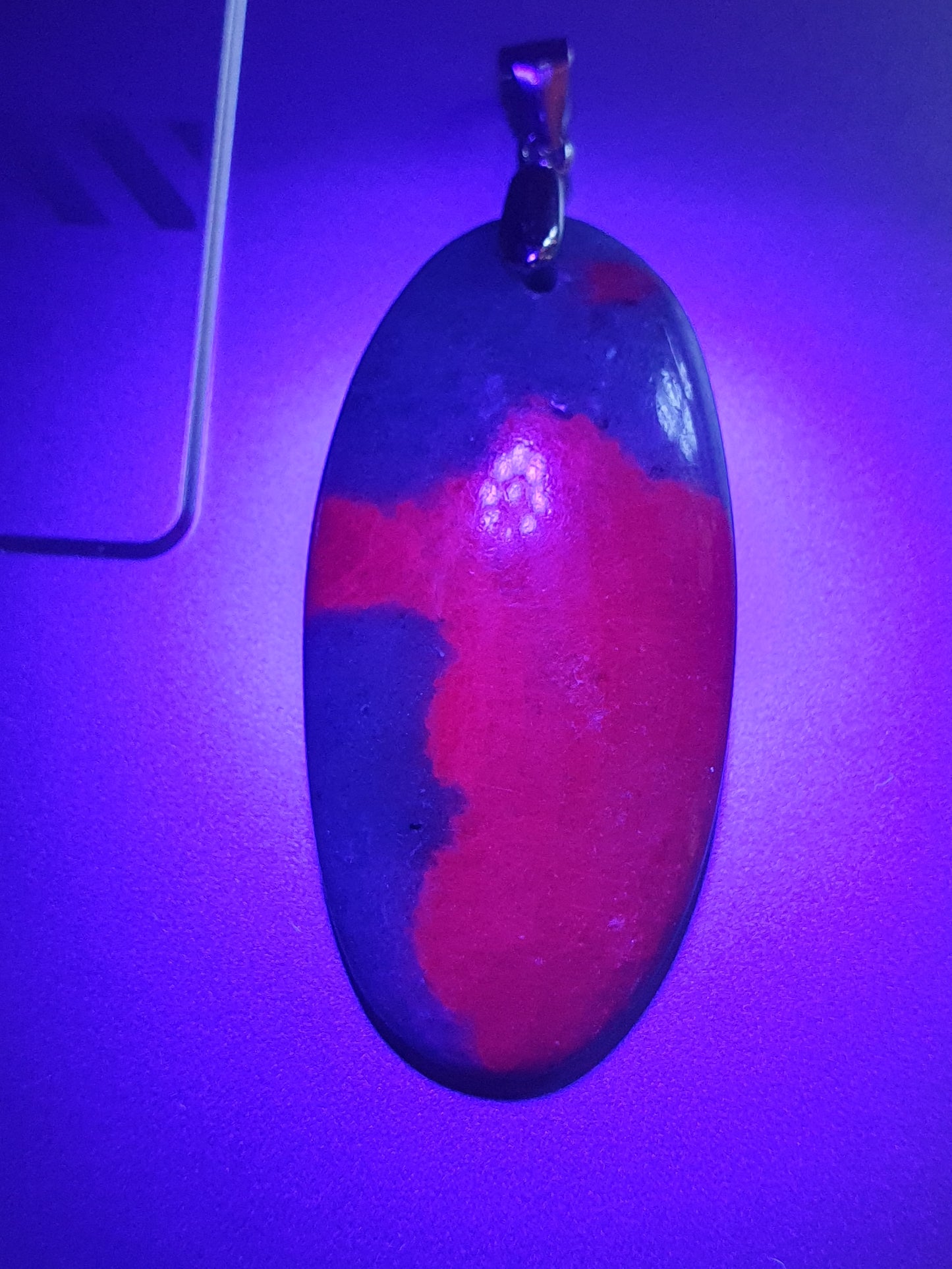 Pendentif Rubis Zoïsite n°4 (réactif UV)
