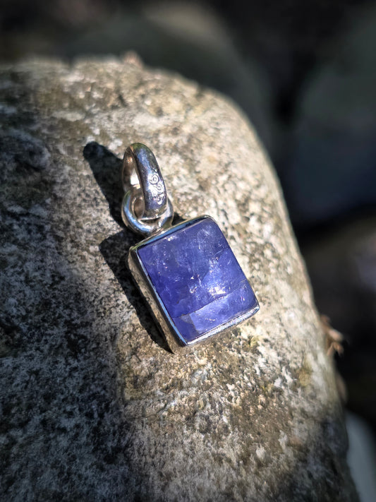 Pendentif rare en Tanzanite sertie argent 925 n°5