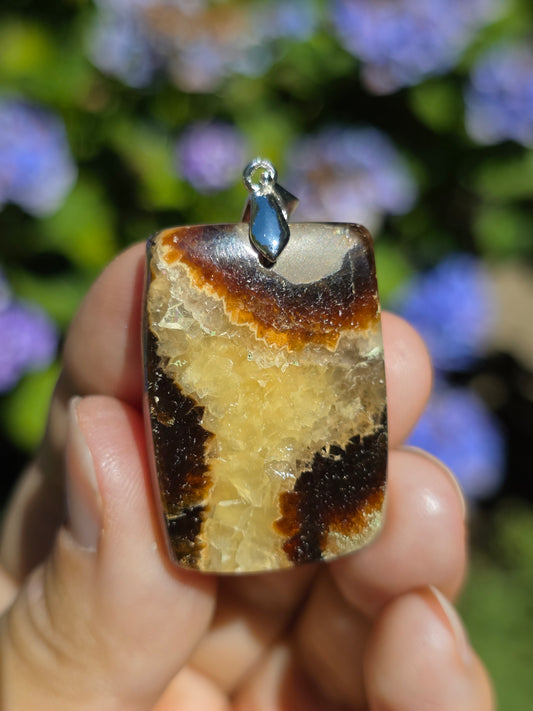 Pendentif en Septaria réactif UV (à choisir)