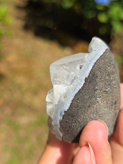 Calcédoine bleue avec Apophyllite n°8