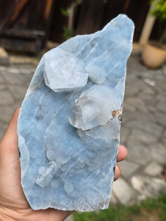 Calcédoine bleue avec Apophyllite n°19