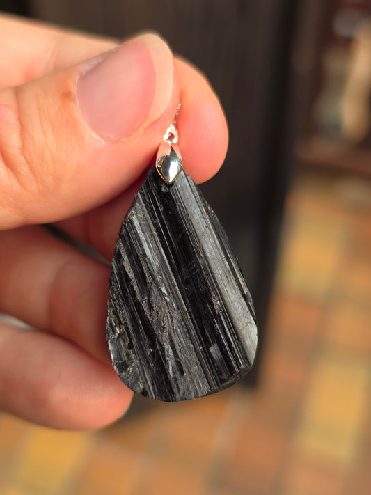Pendentif Tourmaline noire brute n°3