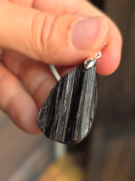 Pendentif Tourmaline noire brute n°3