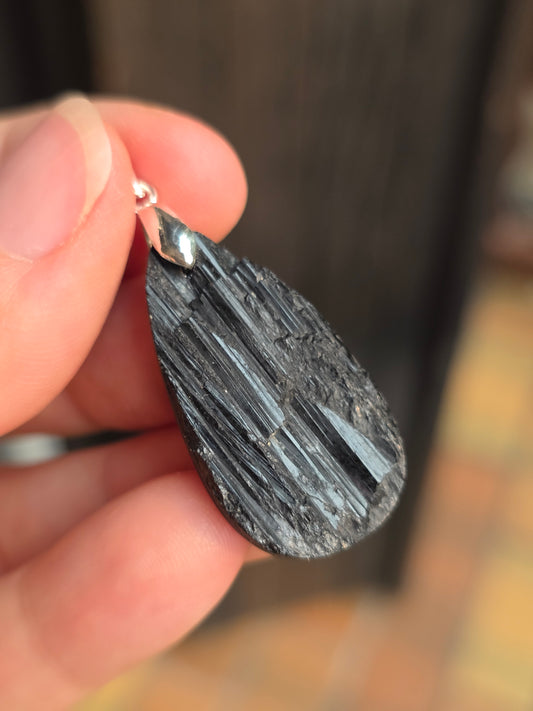 Pendentif Tourmaline noire brute n°4