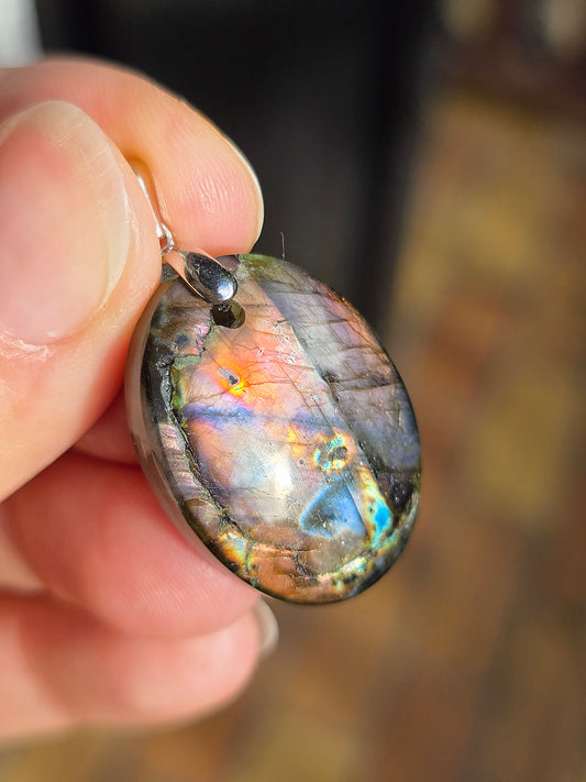 Pendentif en Labradorite arc-en-ciel