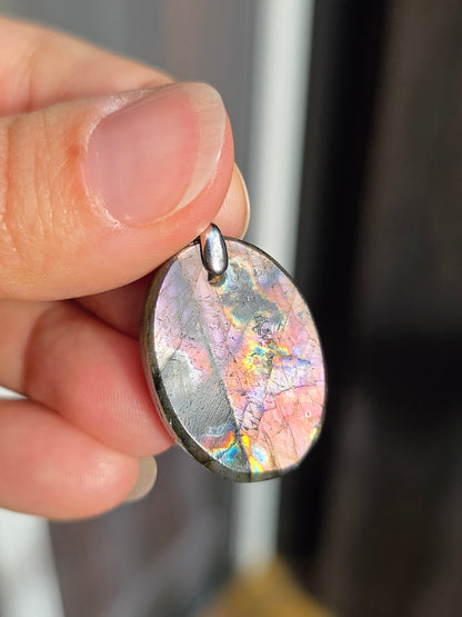 Pendentif en Labradorite arc-en-ciel