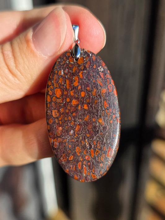 Pendentif en Os de dinosaure du Maroc