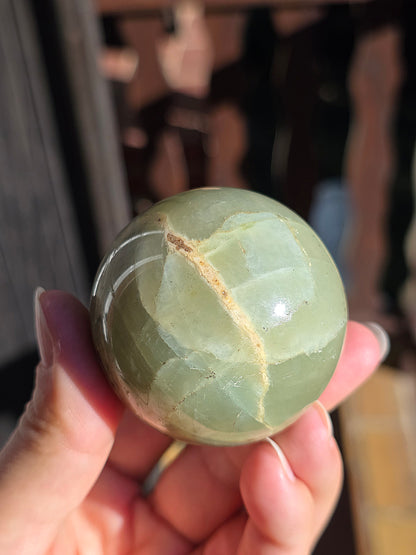 Grosse Sphère Garniérite (pierre de lune verte) G5