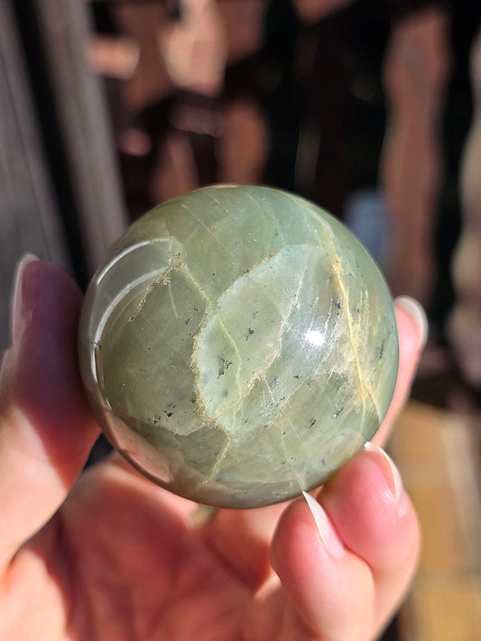 Grosse Sphère Garniérite (pierre de lune verte) G5