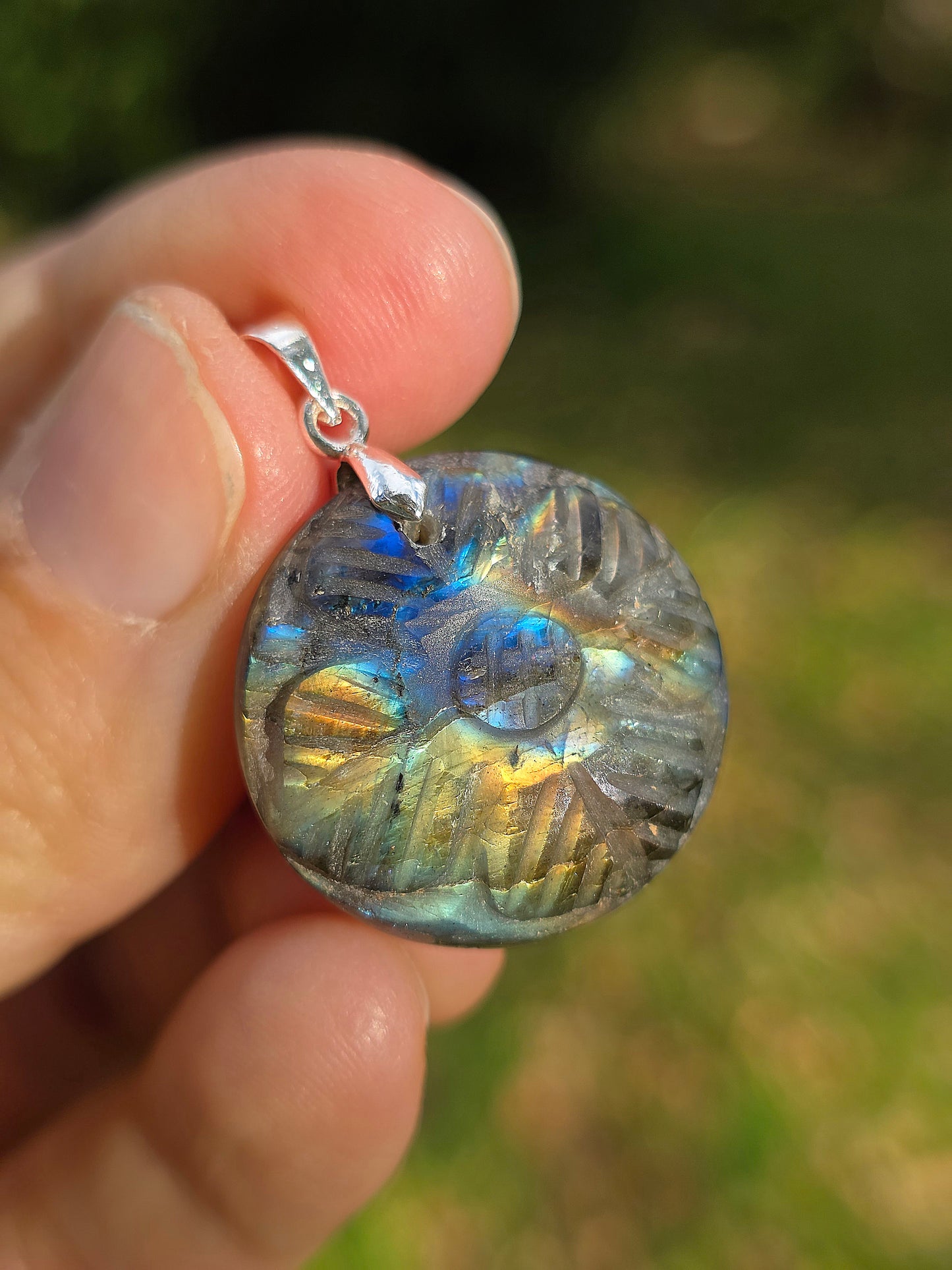 Pendentif Labradorite sculptée (à choisir)