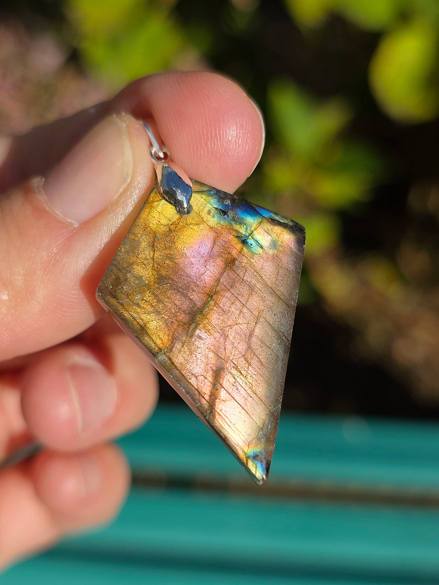 Pendentif Labradorite arc-en-ciel (à choisir)