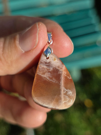 Pendentif Pierre de soleil n°2