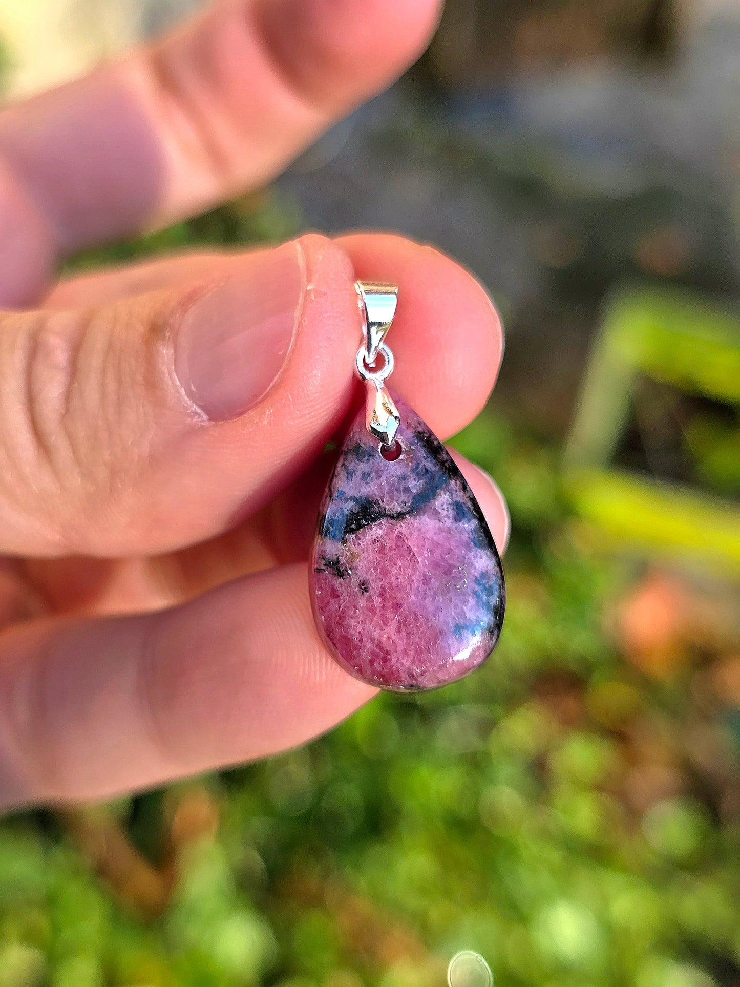 Pendentif Rhodonite (à choisir)