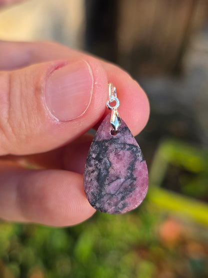 Pendentif Rhodonite (à choisir)
