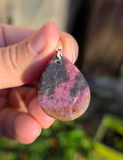 Pendentif Rhodonite (à choisir)