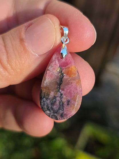 Pendentif Rhodonite (à choisir)