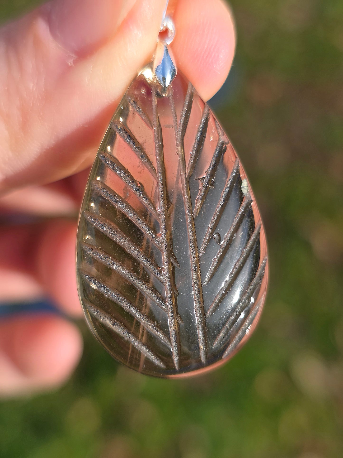 Pendentif en Quartz fumé sculpté (à choisir)