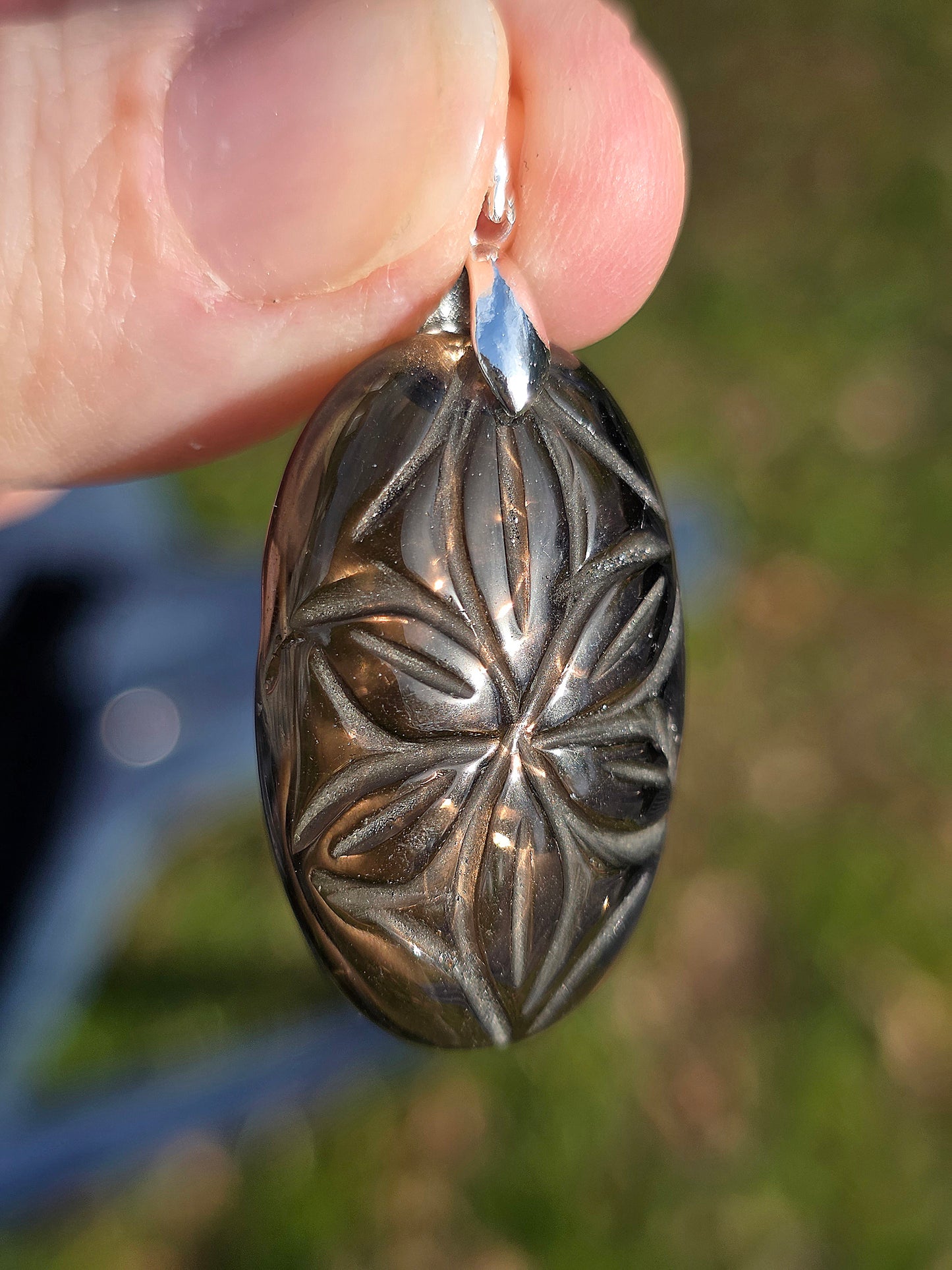Pendentif en Quartz fumé sculpté du Brésil