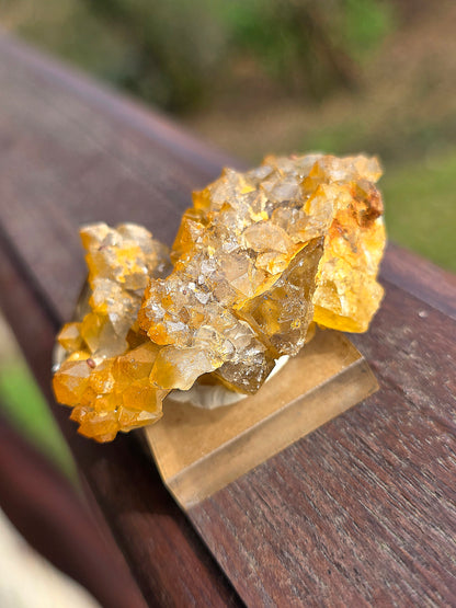 Fluorine jaune de Peyrebrune dans le Tarn aux cristaux cubiques