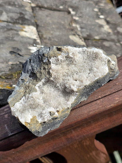Natrolite brute du Puy de Dôme en France