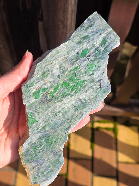 Plaque naturelle de Smaragdite de Corse