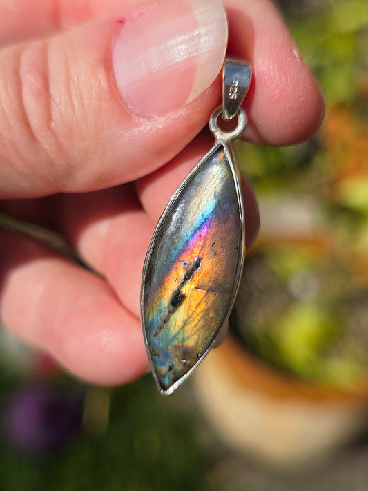 Superbe pendentif en Labradorite serti argent 925