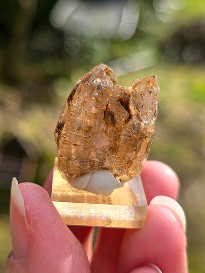 Petit Quartz élestial de Madagascar réactif aux UV