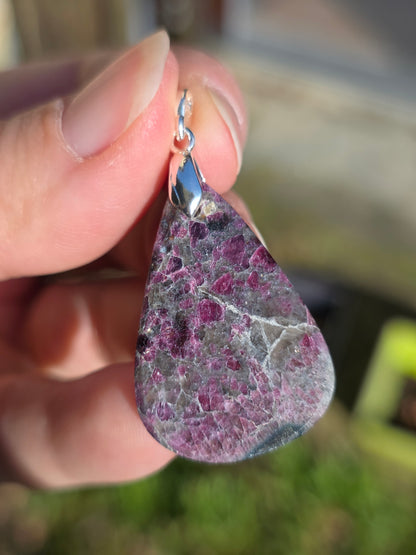 pendentif en Tourmaline rose (Rubellite) avec inclusions de Quartz fumé