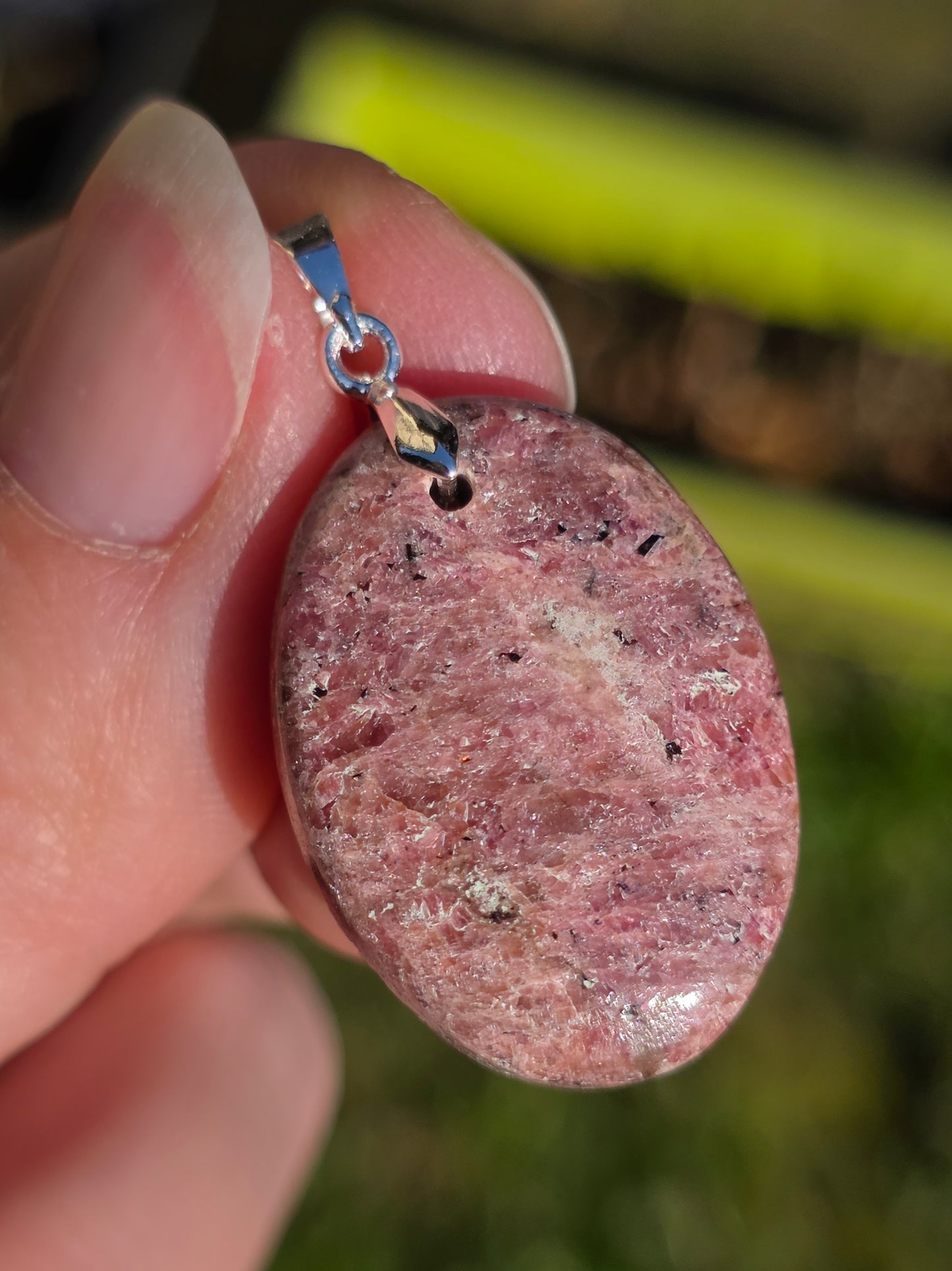 pendentif en Rhodonite du Brésil