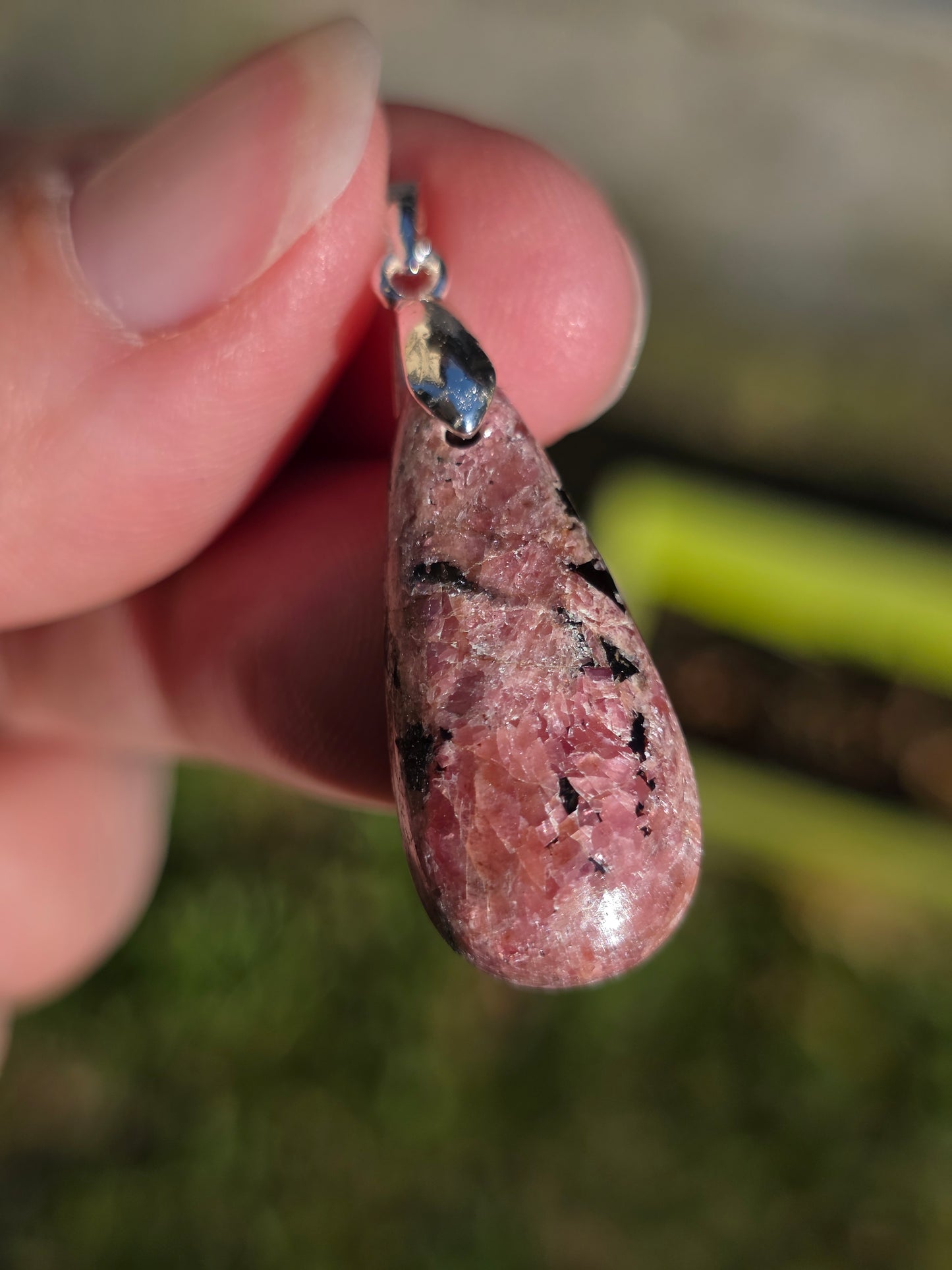 pendentif en Rhodonite du Brésil