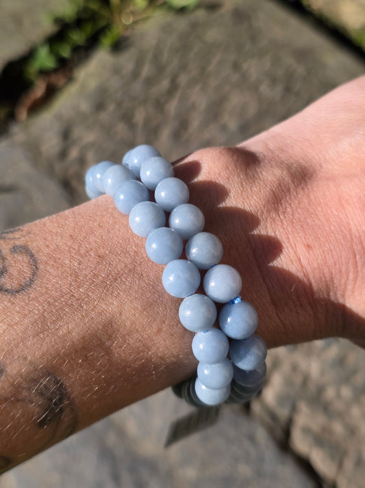 Joli bracelet en Angélite du Pérou.