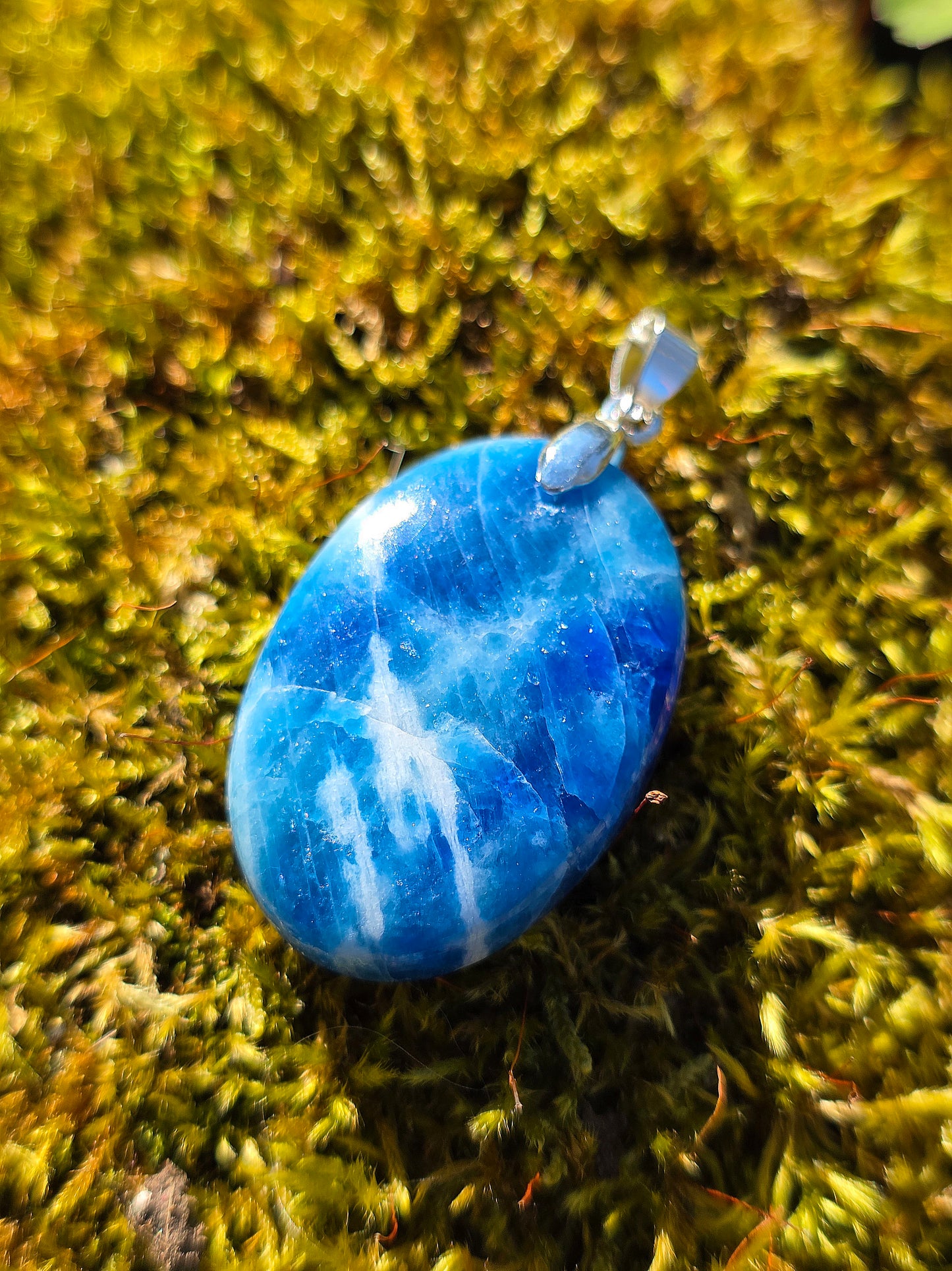 pendentif en Afghanite réactive UV