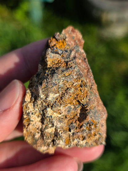  Grenat Hessonite brut Italie avec Pyrite