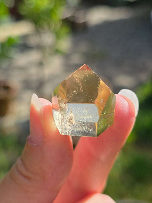 petite pointe de Citrine naturelle
