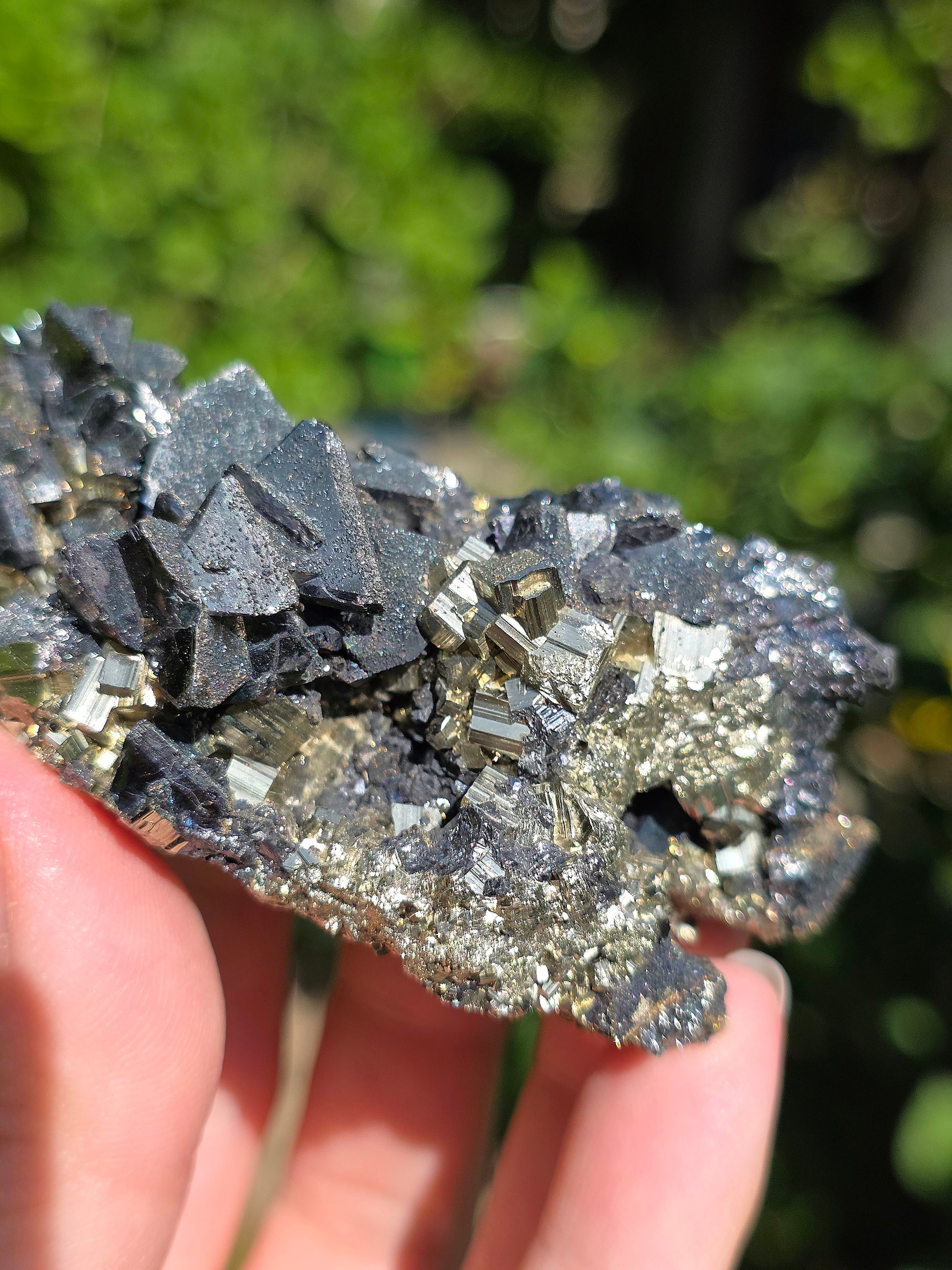 Tétraédrite sur Pyrite brute du Pérou
