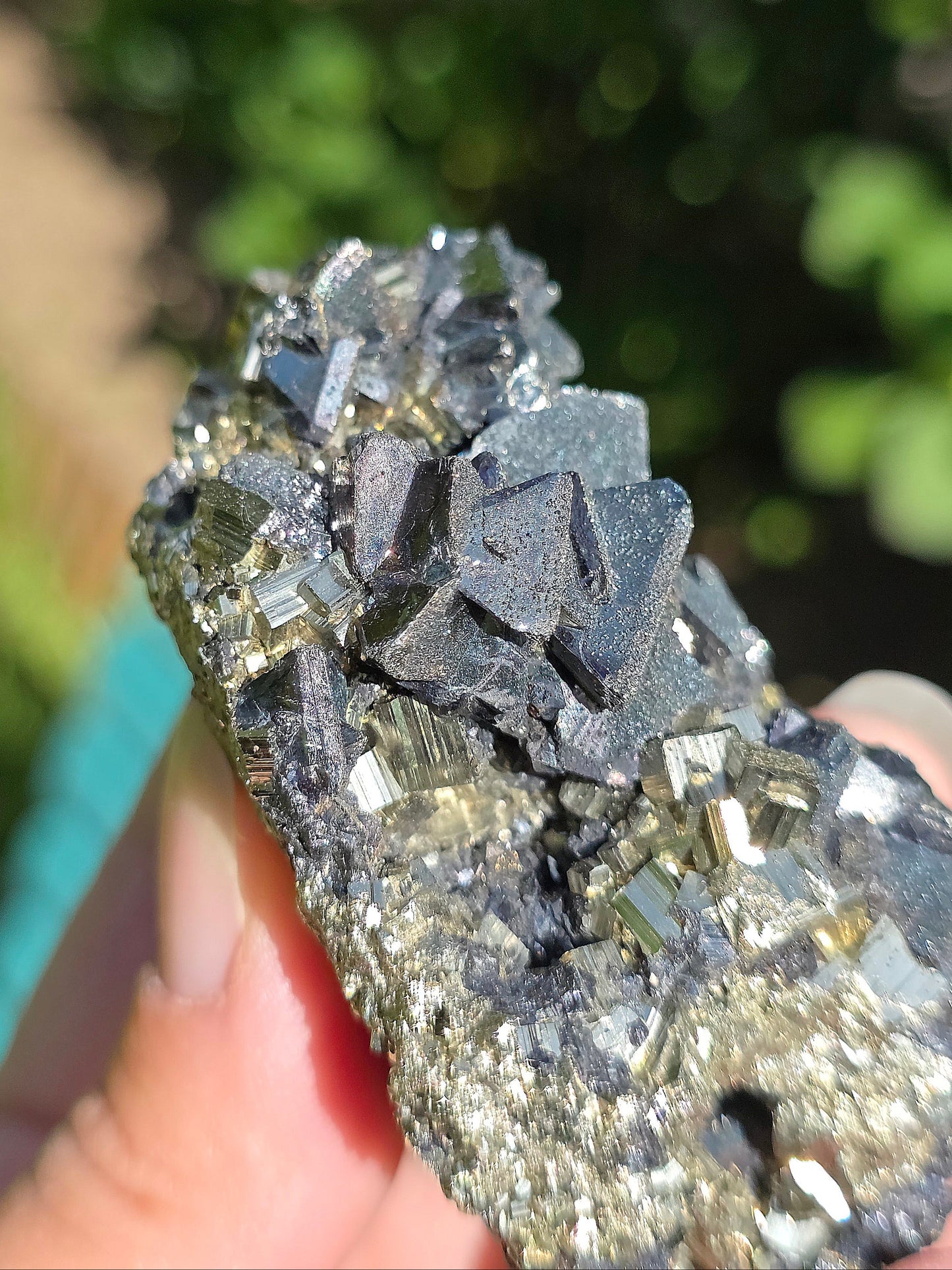 Tétraédrite sur Pyrite brute du Pérou