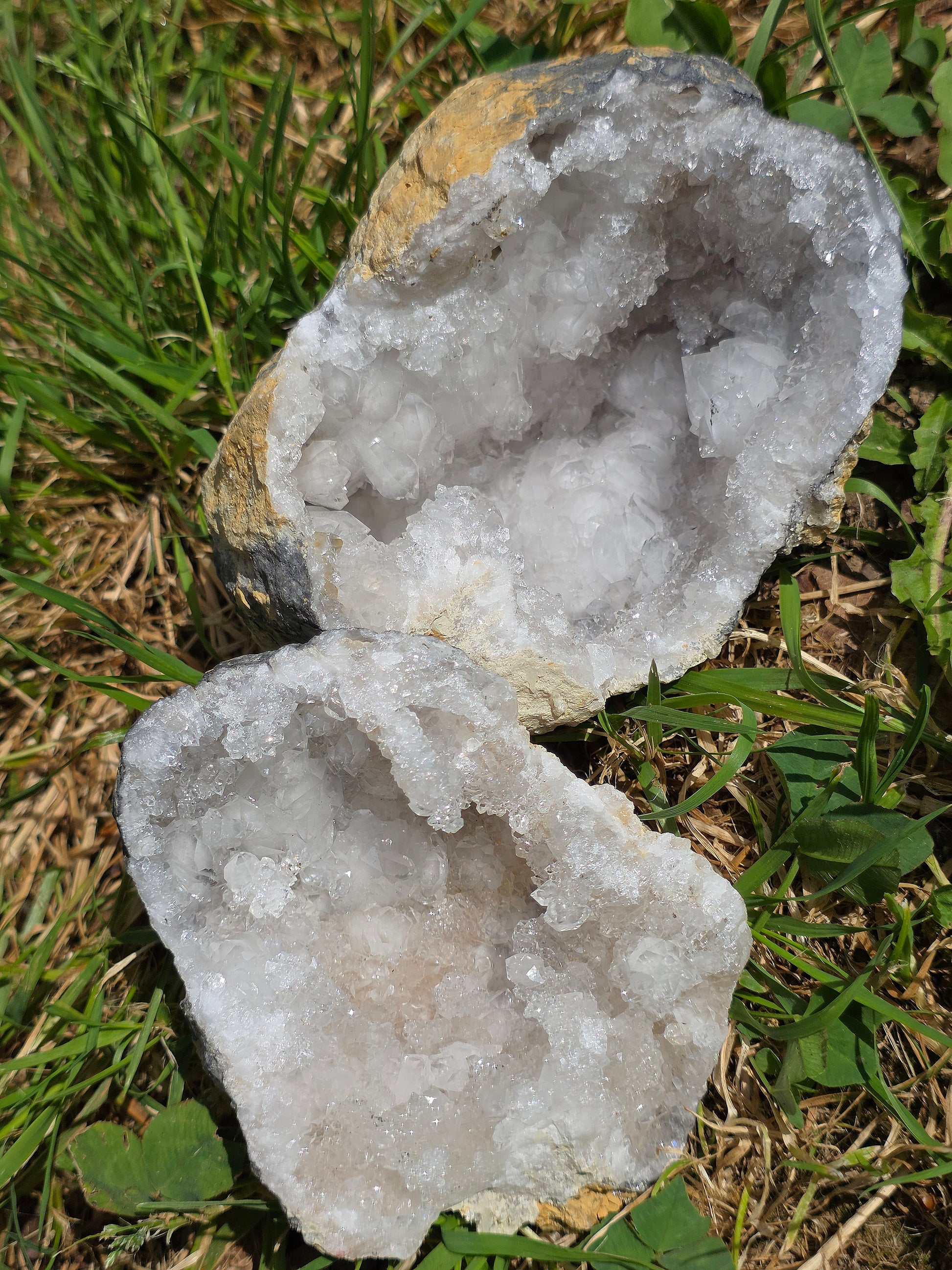 Géode entière de Quartz du Maroc