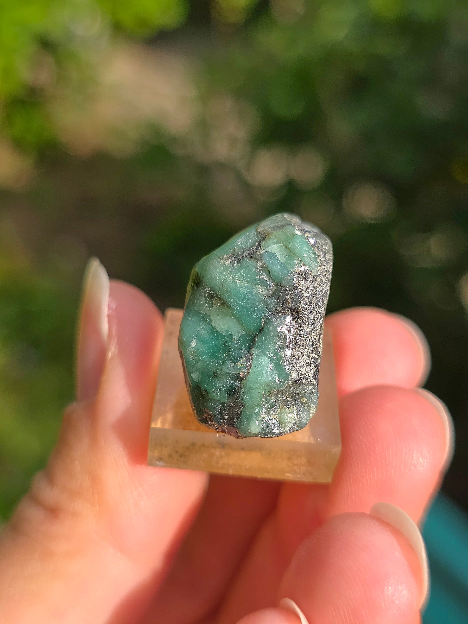 Emeraude brute du Brésil