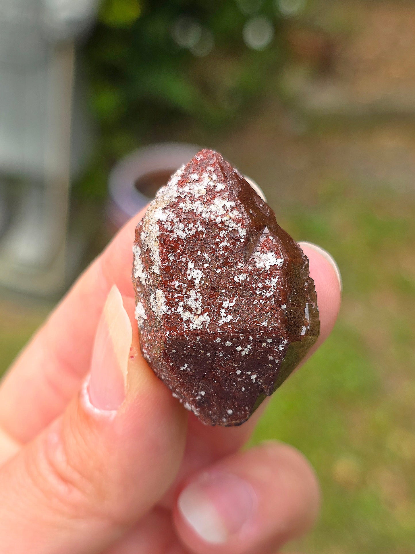 Quartz hématoïde rouge brut du Maroc