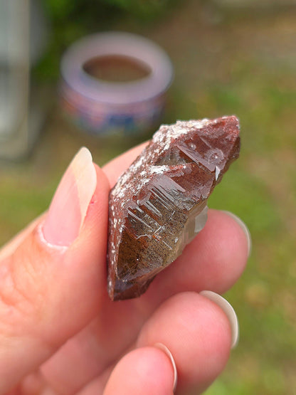 Quartz hématoïde rouge brut du Maroc