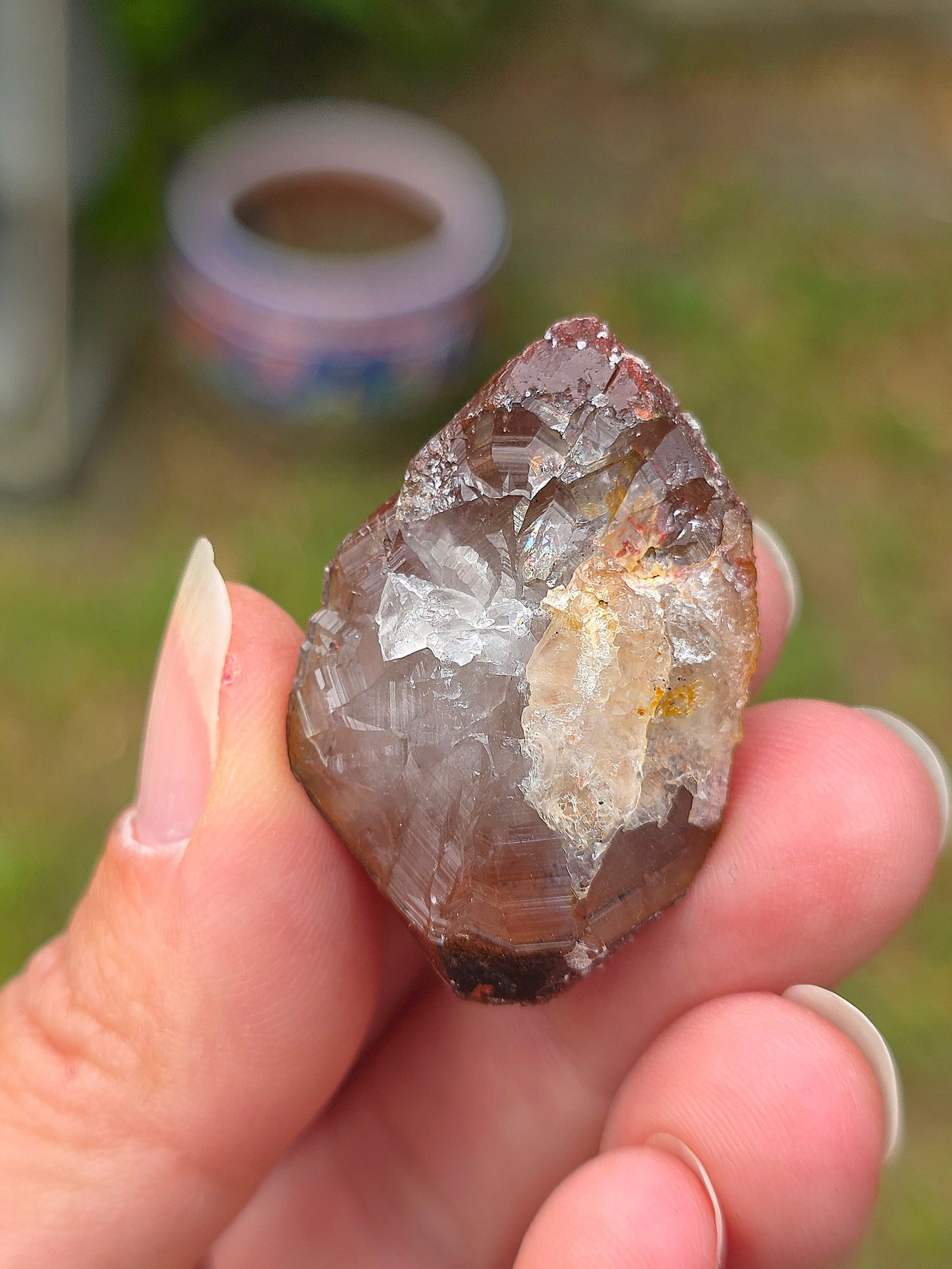 Quartz hématoïde rouge brut du Maroc